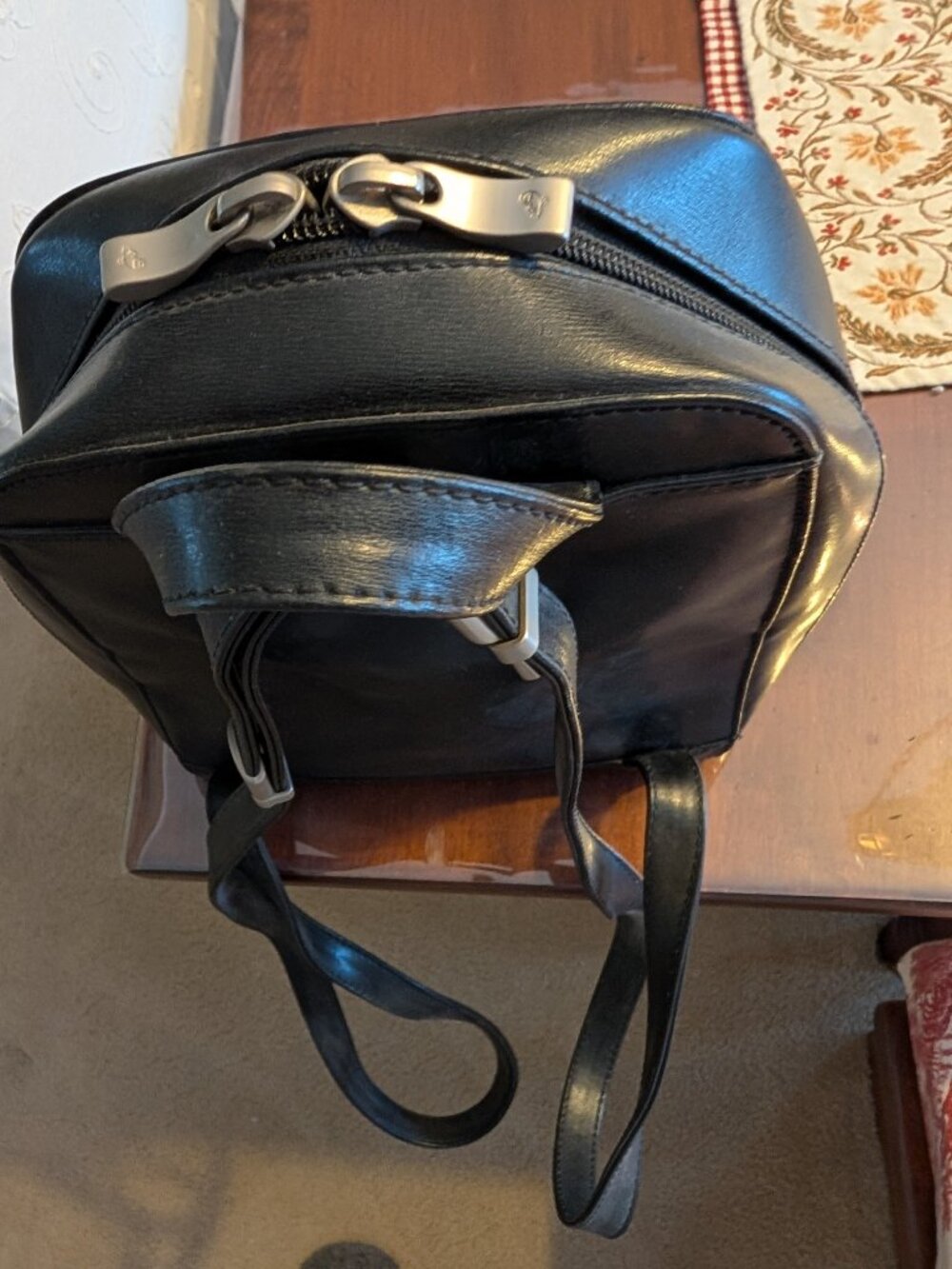 Italian leather Mandarina Duck black purse/backpack
